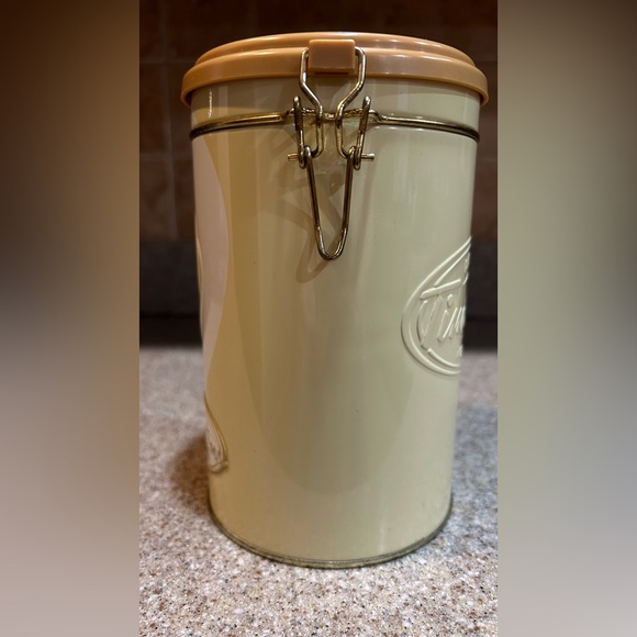 Tim Hortons Limited Edition coffee tin #006.Vintage - Picture 2 of 7